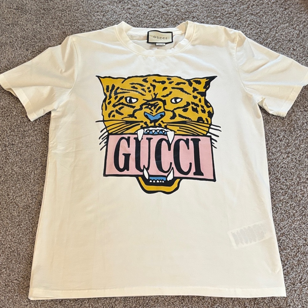 Gucci Cream Tee with Leopard Graphic